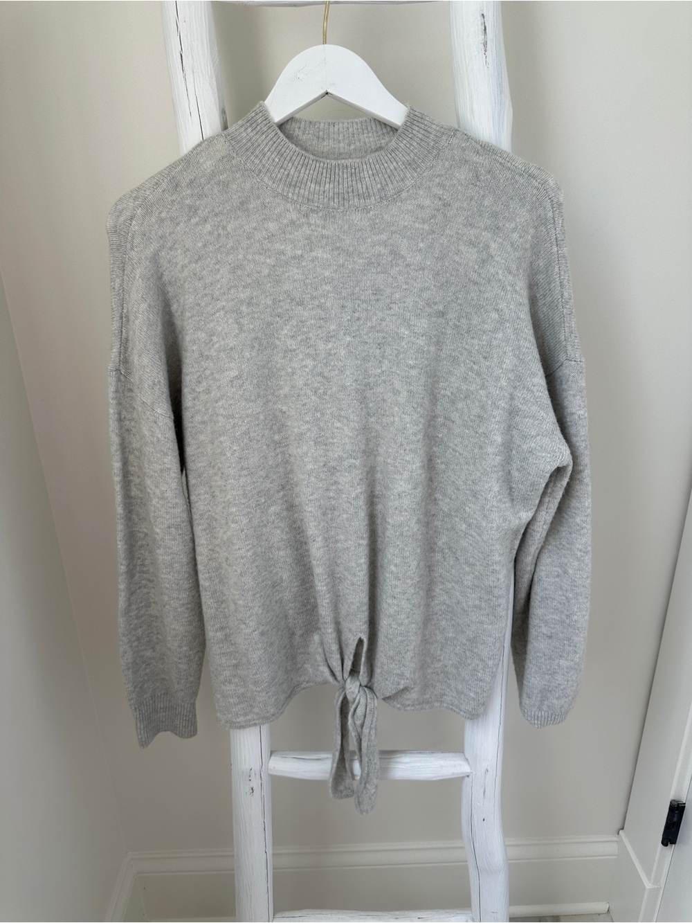 Loft Women’s Tie Hem Soft Crewneck Gray Sweater Size Large